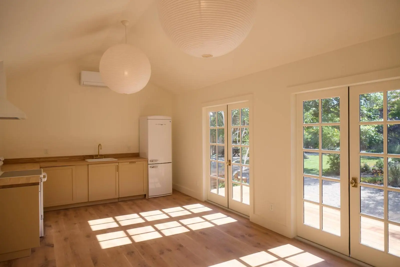 Small kitchen with French doors to the garden, Ojai Gridley