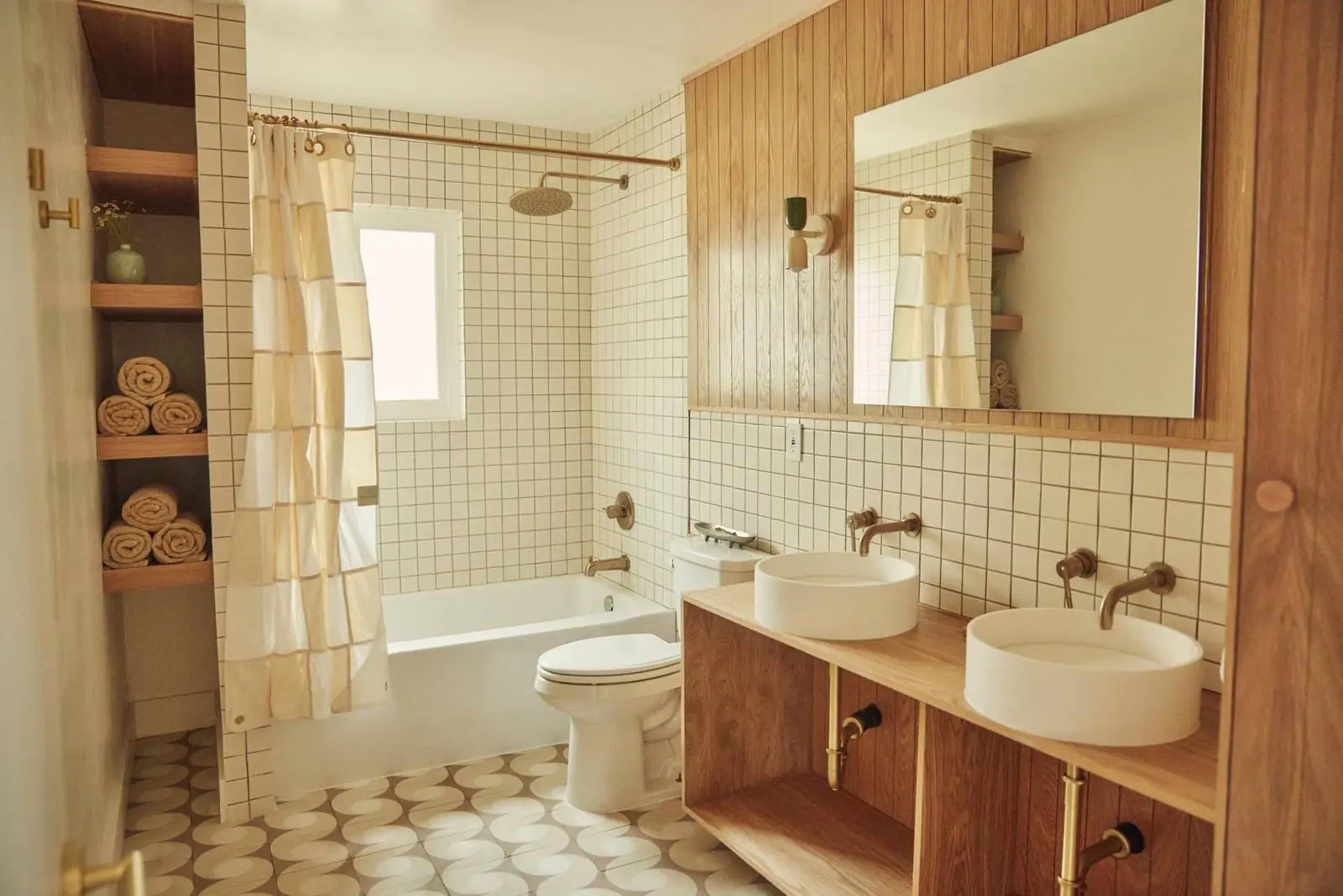 Bathroom with twin basins on a white oak vanity, Ojai Woodland